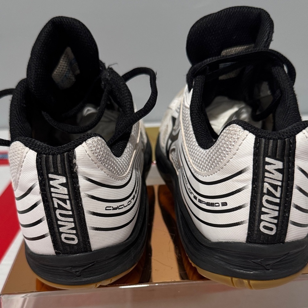 Mizuno White and Black Athletic Shoes - Picture 3 of 9